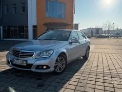 Silber Gebraucht 2011 Mercedes C180 Limousine | 10.999 €