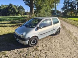Grau Gebraucht 2003 Renault Twingo Privilege Kleinwagen | 1.200 € (Fairer Preis)
