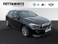 Saphirschwarz metallic Gebraucht 2024 BMW 118 M Sport Kleinwagen | 27.270 € (Fairer Preis)