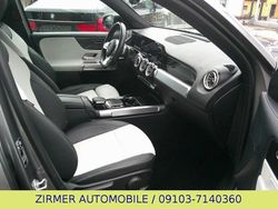 Grau Gebraucht 2022 Mercedes GLB220 AMG line SUV | 29.900 € (Fairer Preis)