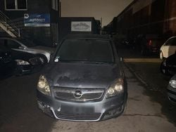 Grau Gebraucht 2008 Opel Zafira Van / Kleinbus | 800 € (Superpreis)
