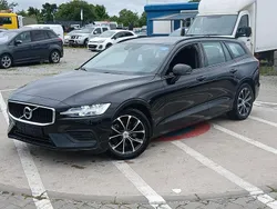 Schwarz Gebraucht 2021 Volvo V60 Momentum Kombi | 16.999 € (Superpreis)