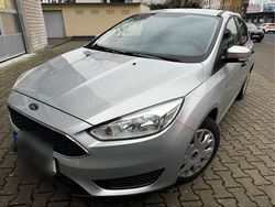 Silber Gebraucht 2017 Ford Focus Kleinwagen | 8.299 € (Fairer Preis)