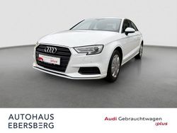 Weiß Gebraucht 2017 Audi A3 Business Limousine | 17.400 € (Etwas zu teuer)