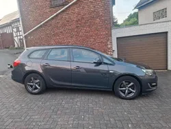 Grau Gebraucht 2013 Opel Astra Eco Kombi | 2.999 € (Fairer Preis)