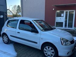 Weiß Gebraucht 2011 Renault Clio II Kleinwagen | 900 €