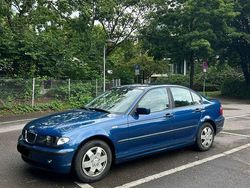 Blau Gebraucht 2002 BMW 318 Limousine | 2.850 € (Fairer Preis)
