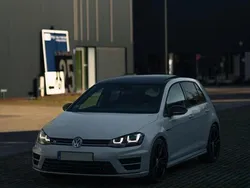 Weiß Gebraucht 2016 VW Golf VII R Limousine | 27.499 €