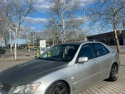 Grau Gebraucht 1999 Lexus IS200 Limousine | 5.000 €