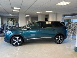 Blau Gebraucht 2018 Peugeot 5008 Crossway SUV | 21.700 € (Fairer Preis)