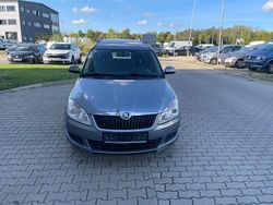 Grau Gebraucht 2013 Skoda Roomster Plus Edition Van / Kleinbus | 6.500 € (Etwas zu teuer)