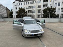 Silber Gebraucht 2001 Mercedes C220 Elegance Limousine | 2.200 €
