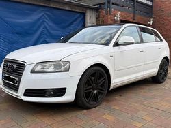 Weiß Gebraucht 2009 Audi A3 Sportback S-Line Kleinwagen | 4.000 € (Fairer Preis)