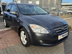 Grau Gebraucht 2009 Kia Ceed EX Kleinwagen | 2.999 € (Fairer Preis)