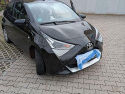 Schwarz Gebraucht 2021 Toyota Aygo X-play Kleinwagen | 10.800 € (Fairer Preis)