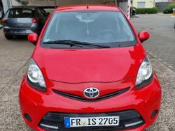 Rot Gebraucht 2012 Toyota Aygo Kleinwagen | 3.500 € (Fairer Preis)