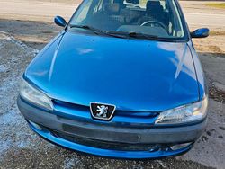 Blau Gebraucht 1999 Peugeot 306 Kleinwagen | 2.100 €