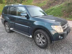 Grün Gebraucht 2007 Mitsubishi Pajero SUV | 8.990 €