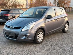 Grau Gebraucht 2011 Hyundai i20 Kleinwagen | 2.490 € (Guter Preis)