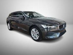 Platinum grey / metallic Gebraucht 2024 Volvo V60 Core Kombi | 35.800 € (Guter Preis)