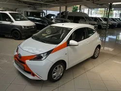 Weiß Gebraucht 2017 Toyota Aygo Kleinwagen | 8.990 € (Etwas zu teuer)