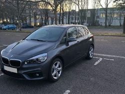 Grau Gebraucht 2017 BMW 218 Active Tourer Van / Kleinbus | 13.999 € (Guter Preis)