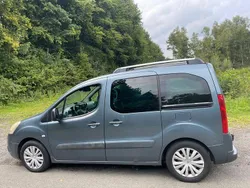 Grau Gebraucht 2008 Citroën Berlingo Exclusive Van / Kleinbus | 2.990 € (Guter Preis)