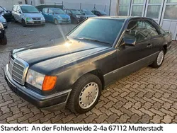 Schwarz Gebraucht 1990 Mercedes 230 Coupé | 4.190 €