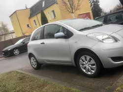 Silber Gebraucht 2009 Toyota Yaris Kleinwagen | 1.999 € (Fairer Preis)