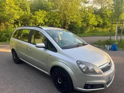 Silber Gebraucht 2006 Opel Zafira Van / Kleinbus | 1.750 € (Fairer Preis)