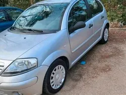 Silber Gebraucht 2004 Citroën C3 Kleinwagen | 1.600 €