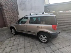 Grau Gebraucht 2012 Skoda Yeti SUV | 7.700 € (Fairer Preis)