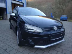 Deep black perleffekt Gebraucht 2016 VW Polo Cross Kleinwagen | 13.900 € (Teuer)