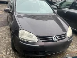 Braun Gebraucht 2004 VW Golf V Limousine | 1.200 € (Guter Preis)