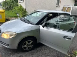 Silber Gebraucht 2009 Skoda Fabia Limousine | 2.100 € (Guter Preis)