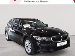 Saphirschwarz metallic Gebraucht 2022 BMW 318 Advantage Kombi | 24.590 € (Guter Preis)