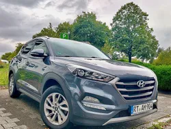 Grau Gebraucht 2018 Hyundai Tucson Style SUV | 15.800 € (Guter Preis)