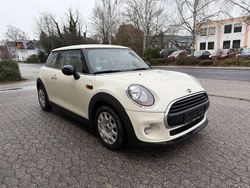 Weiß Gebraucht 2017 Mini ONE Kleinwagen | 8.999 € (Fairer Preis)