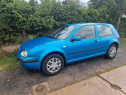 Blau Gebraucht 2003 VW Golf IV Kleinwagen | 900 € (Guter Preis)