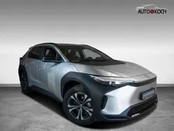 Cosmicsilber metallic (metallic) Gebraucht 2023 Toyota bZ4X Basis SUV | 38.970 € (Teuer)