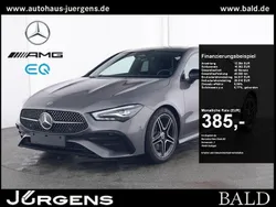 Grau metalliclack mountaingrau Gebraucht 2024 Mercedes CLA200 AMG Coupé | 40.770 € (Teuer)
