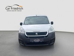 Blanc banquise Gebraucht 2016 Peugeot Partner Avantage Van / Kleinbus | 7.909 € (Fairer Preis)