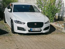 Weiß Gebraucht 2018 Jaguar XE R-Sport Limousine | 18.000 € (Etwas zu teuer)