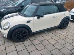 Weiß Gebraucht 2009 Mini Cooper Cabriolet Cabrio | 3.300 € (Guter Preis)