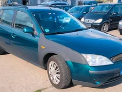 Grün Gebraucht 2001 Ford Mondeo Ghia Kombi | 1.600 € (Fairer Preis)