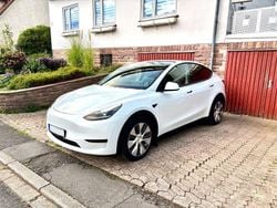 Weiß Gebraucht 2024 Tesla Model Y Standard Range SUV | 36.500 € (Fairer Preis)