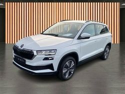 Moon weiß perleffekt (metallic) Gebraucht 2024 Skoda Karoq Executive SUV | 28.980 € (Superpreis)