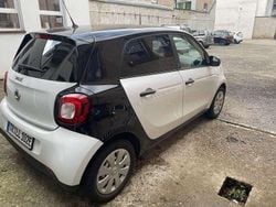 Weiß Gebraucht 2022 Smart ForFour Electric Drive Kleinwagen | 9.850 € (Fairer Preis)