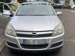 Grau Gebraucht 2005 Opel Astra Kleinwagen | 1.100 € (Superpreis)