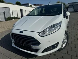 Weiß Gebraucht 2016 Ford Fiesta Titanium Kleinwagen | 5.980 € (Guter Preis)
